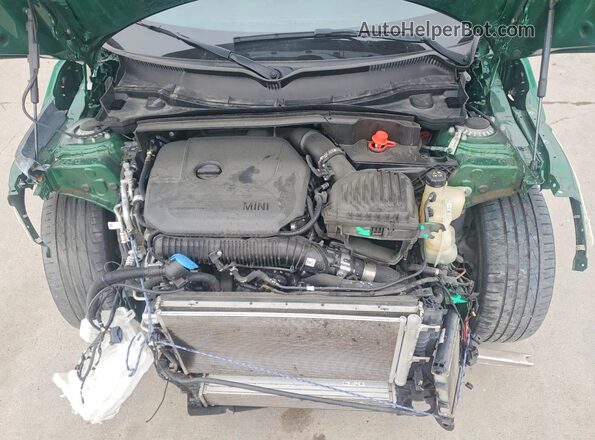WMZ83BR09R3S16773 2024 MINI COOPER Зеленый Вид задней части салона