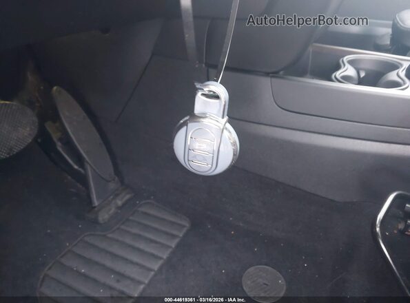 WMZYX1C08L3L43979 2020 MINI COUNTRYMAN Черный Вид панели приборов