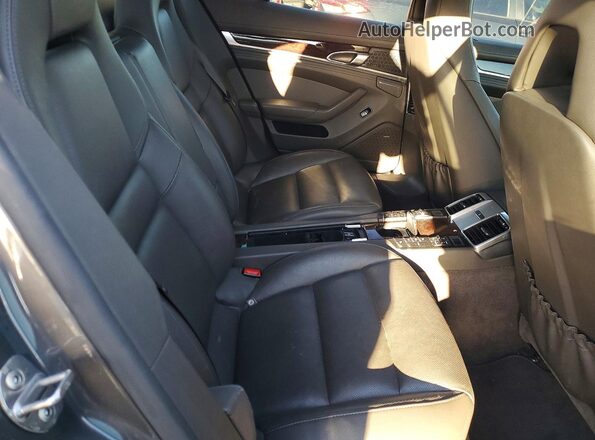 WP0AA2A70GL004289 2016 PORSCHE PANAMERA Серый Вид задней части салона