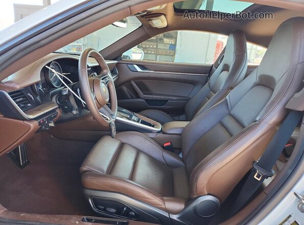 WP0AA2A9XNS205802 2022 PORSCHE 911 Белый Вид салона спереди