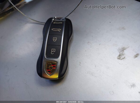 WP0AA2Y16PSA14433 2023 PORSCHE TAYCAN Серебряный Вид панели приборов
