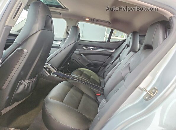 WP0AB2A73GL050177 2016 PORSCHE PANAMERA Серебряный Вид задних сидений