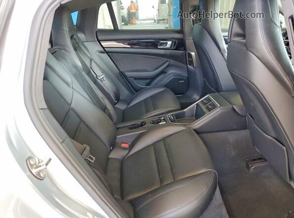 WP0AB2A76JL136591 2018 PORSCHE PANAMERA Silver Widok tylnych siedzeń