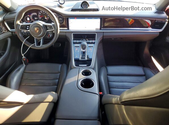WP0AB2A78LL140421 2020 PORSCHE PANAMERA Красный Вид панели приборов