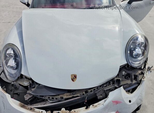 WP0AB2A98HS122094 2017 PORSCHE 911 Белый Вид задней части салона