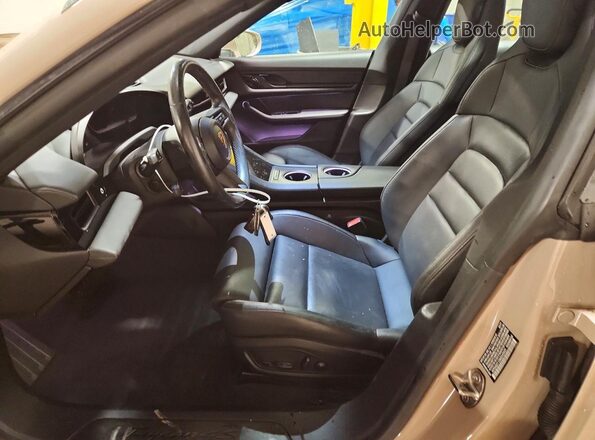 WP0AB2Y10MSA43449 2021 PORSCHE TAYCAN Beige Widok wnętrza z przodu