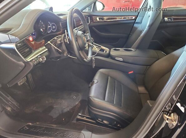 WP0AJ2A71PL103431 2023 PORSCHE PANAMERA Черный Вид салона спереди