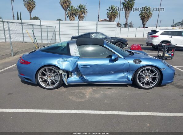 WP0BA2A92HS132224 2017 PORSCHE 911 Light Blue Вид задней части салона