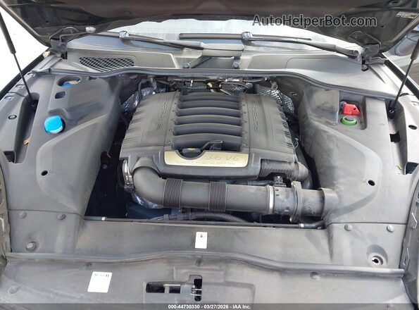 WP1AA2A20HKA86230 2017 PORSCHE CAYENNE Черный Вид сзади