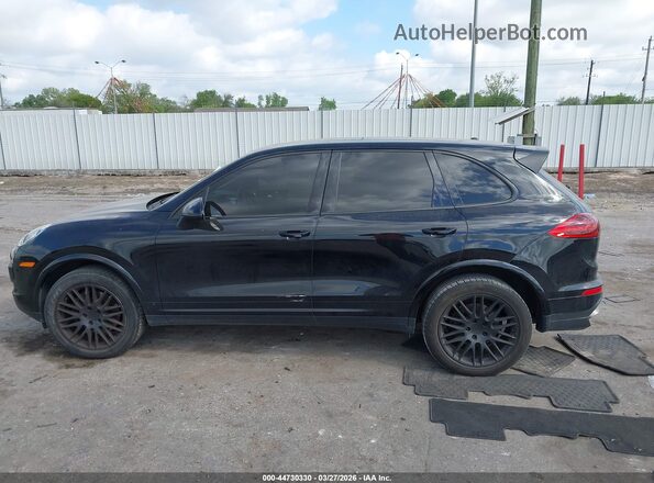 WP1AA2A20HKA86230 2017 PORSCHE CAYENNE Черный Вид задней части салона