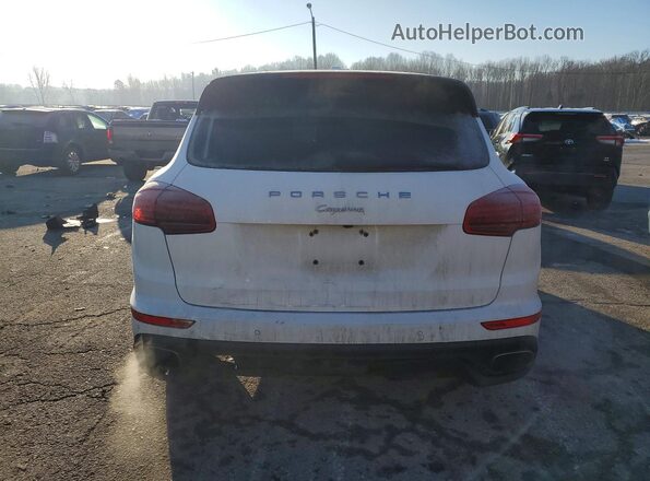 WP1AA2A21GKA36869 2016 PORSCHE CAYENNE Белый Вид сзади