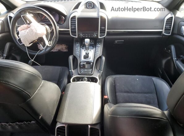 WP1AA2A26HKA91318 2017 PORSCHE CAYENNE White წინა პანელის ხედი
