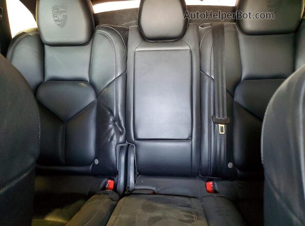 WP1AA2A27JKA04550 2018 PORSCHE CAYENNE Black Հետևի նստատեղերի տեսք