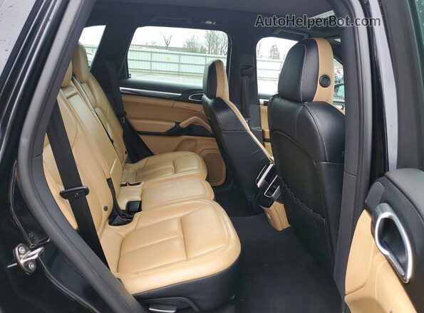 WP1AA2A28GLA05239 2016 PORSCHE CAYENNE Черный Вид задней части салона