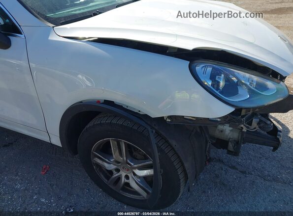 WP1AA2A29JKA01679 2018 PORSCHE CAYENNE White Widok z przodu