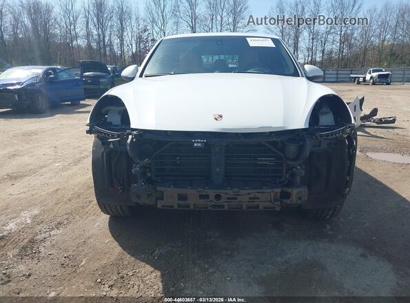 WP1AA2A2XJKA06468 2018 PORSCHE CAYENNE Белый Вид спереди
