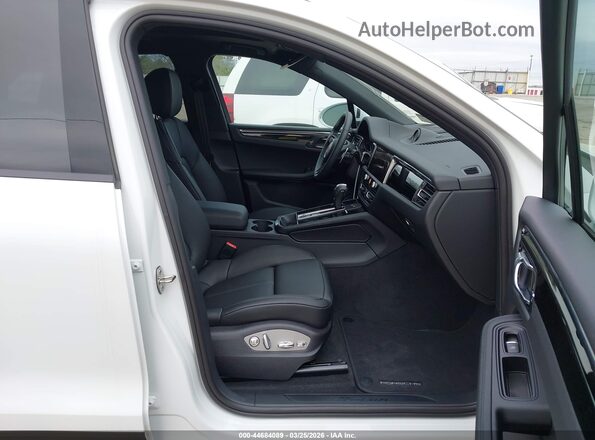 WP1AA2A52TLB03929 2026 PORSCHE MACAN Белый Вид салона спереди