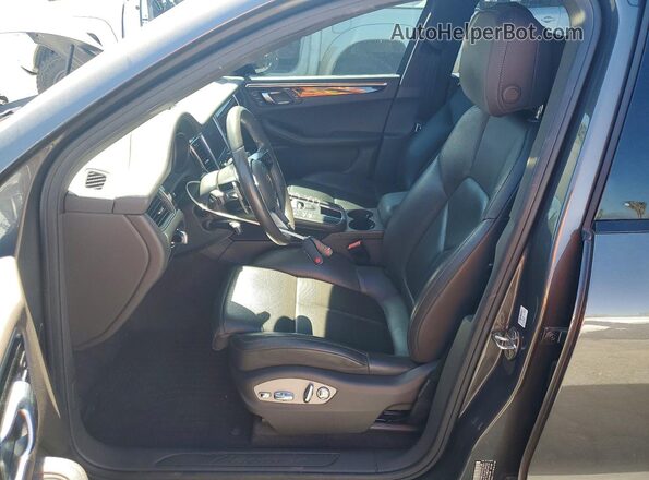 WP1AA2A56JLB02487 2018 PORSCHE MACAN Угольный Вид салона спереди
