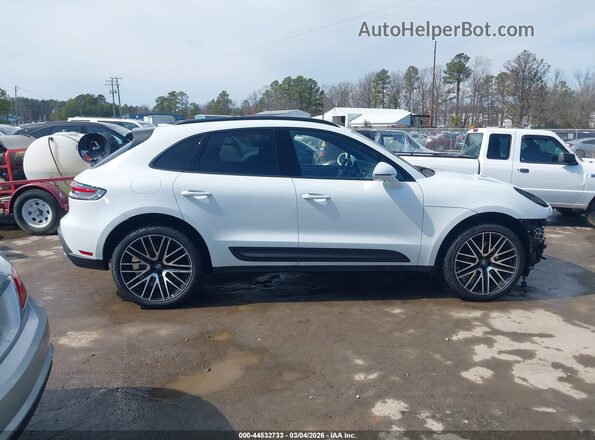WP1AA2A58NLB04263 2022 PORSCHE MACAN Белый Вид задней части салона
