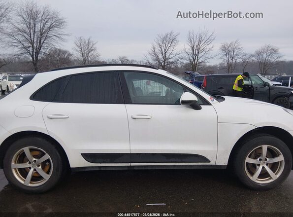 WP1AA2A59JLB02161 2018 PORSCHE MACAN Белый Вид задней части салона