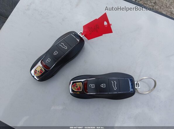 WP1AA2A59LLB11574 2020 PORSCHE MACAN Gray Widok deski rozdzielczej