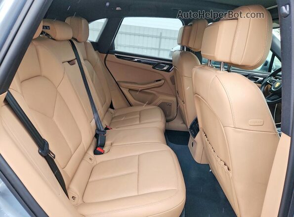 WP1AA2A59NLB04353 2022 PORSCHE MACAN Silver Widok wnętrza z tyłu