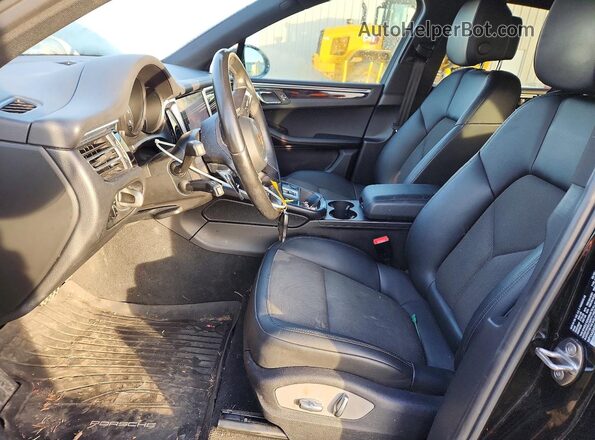 WP1AA2A5XPLB00671 2023 PORSCHE MACAN Black Вид салону спереду