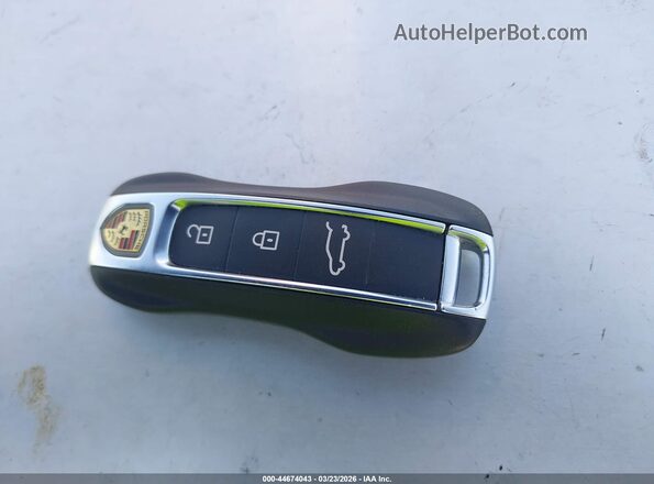 WP1AA2AY2RDA10812 2024 PORSCHE CAYENNE Серый Вид панели приборов