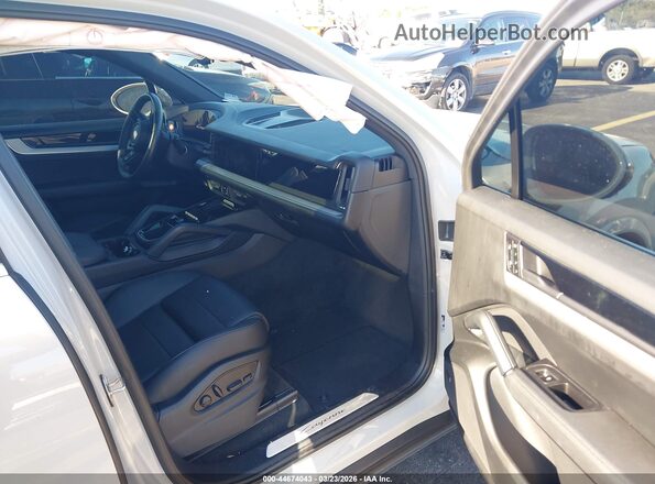 WP1AA2AY2RDA10812 2024 PORSCHE CAYENNE Серый Вид салона спереди