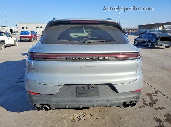 WP1AA2AY2SDA01369 2025 PORSCHE CAYENNE Серебряный Вид сзади