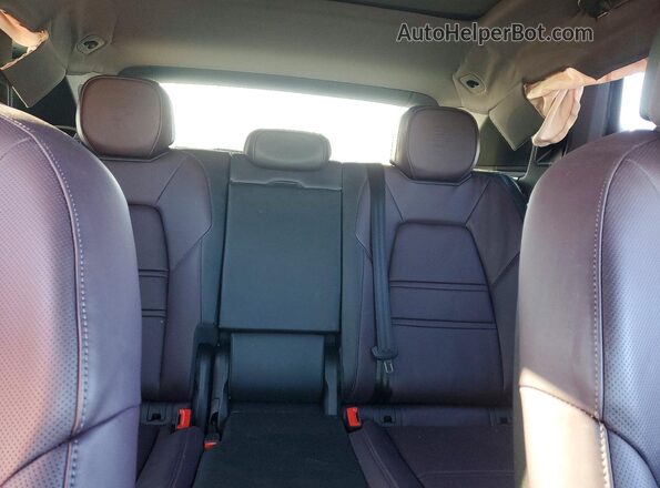 WP1AA2AY2SDA01369 2025 PORSCHE CAYENNE Серебряный Вид задних сидений