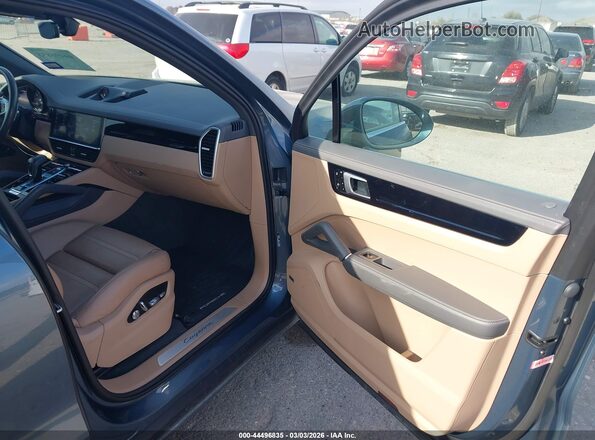 WP1AA2AY3KDA15717 2019 PORSCHE CAYENNE Light Blue წინა სალონის ხედი