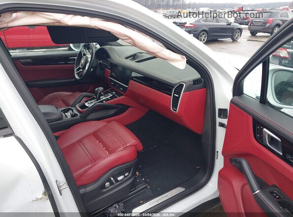 WP1AA2AY5KDA15671 2019 PORSCHE CAYENNE Белый Вид салона спереди
