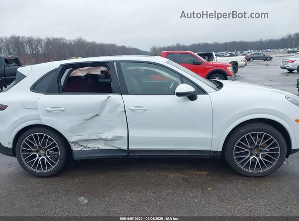 WP1AA2AY5KDA15671 2019 PORSCHE CAYENNE Белый Вид задней части салона