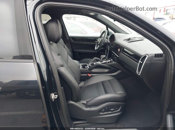 WP1AA2AY5PDA06959 2023 PORSCHE CAYENNE Black Вид салону спереду