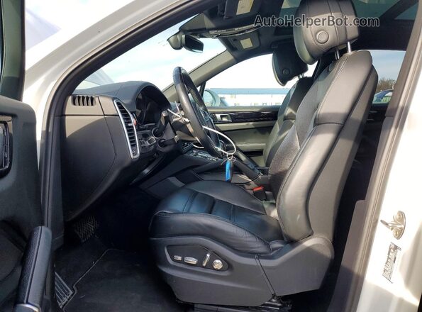 WP1AA2AY7MDA03007 2021 PORSCHE CAYENNE Белый Вид салона спереди