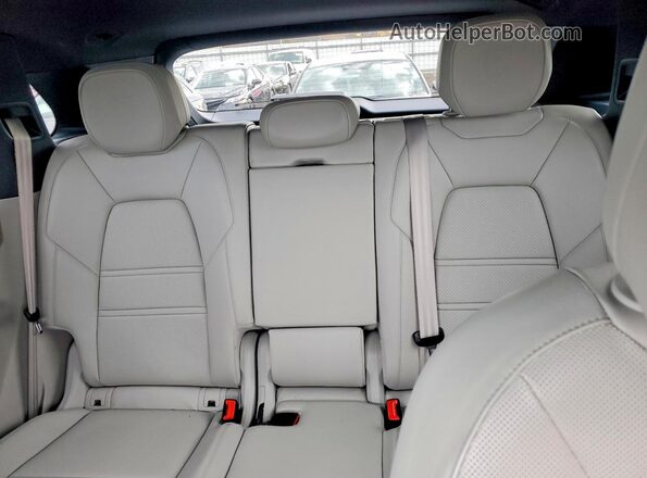WP1AA2AY7NDA06104 2022 PORSCHE CAYENNE Серый Вид задних сидений