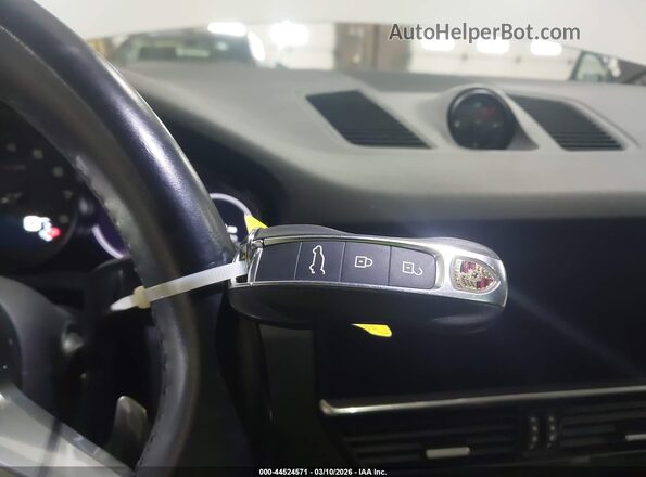 WP1AA2AY7PDA00371 2023 PORSCHE CAYENNE Gray Vista del salpicadero