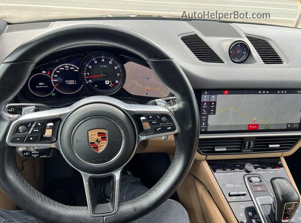 WP1AA2AY8LDA01720 2020 PORSCHE CAYENNE Black Widok wnętrza z przodu