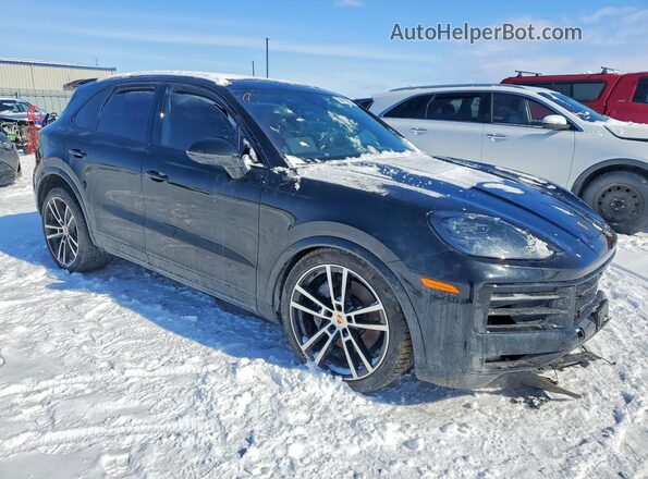 WP1AA2AY8RDA03041 2024 PORSCHE CAYENNE Черный Передняя правая четверть