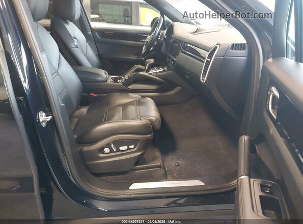 WP1AA2AY9MDA05020 2021 PORSCHE CAYENNE Синий Вид салона спереди