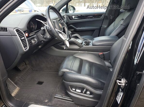 WP1AA2AYXKDA17397 2019 PORSCHE CAYENNE Черный Вид салона спереди