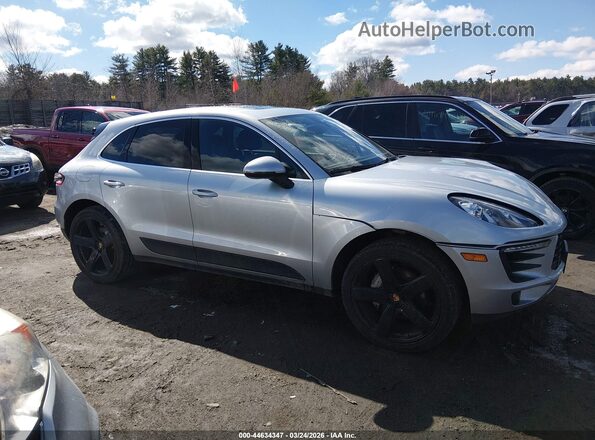 WP1AB2A55HLB15481 2017 PORSCHE MACAN Белый Вид задней части салона