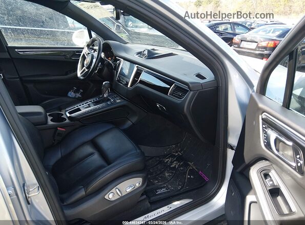 WP1AB2A55HLB15481 2017 PORSCHE MACAN Белый Вид салона спереди
