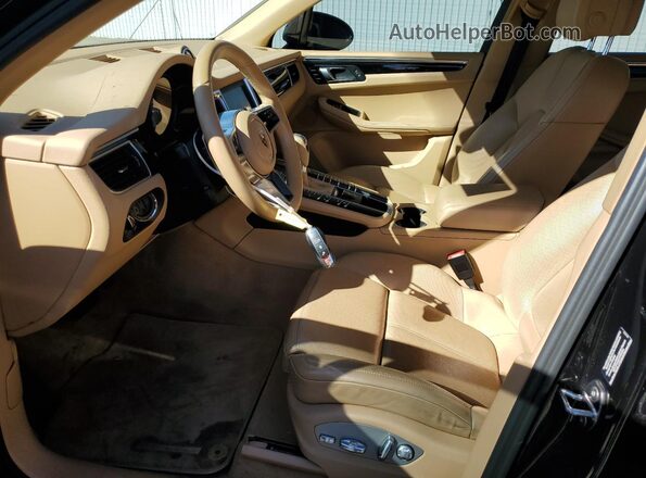 WP1AB2A57GLB50229 2016 PORSCHE MACAN Черный Вид салона спереди