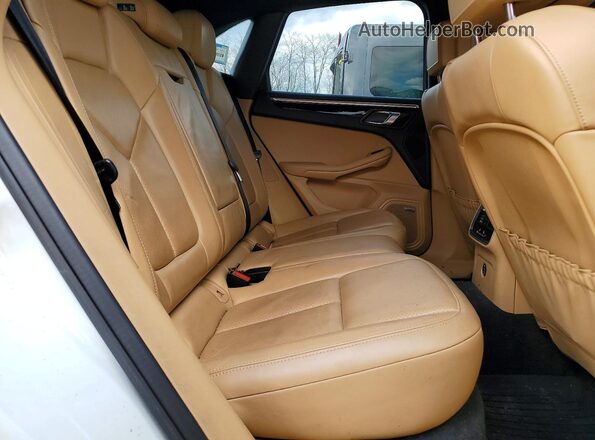 WP1AB2A58JLB38047 2018 PORSCHE MACAN Белый Вид задней части салона