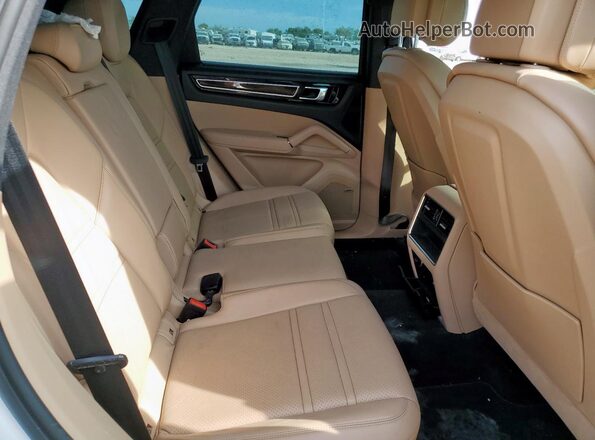 WP1AB2AY4KDA61778 2019 PORSCHE CAYENNE White Вид задньої частини салону