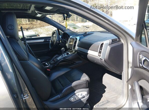 WP1AD2A26GLA80478 2016 PORSCHE CAYENNE Серый Вид салона спереди