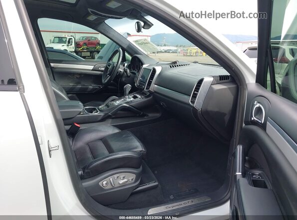 WP1AD2A26HLA82801 2017 PORSCHE CAYENNE White წინა სალონის ხედი