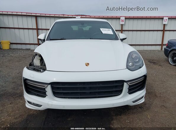 WP1AD2A26HLA82801 2017 PORSCHE CAYENNE White უკანა სალონის ხედი